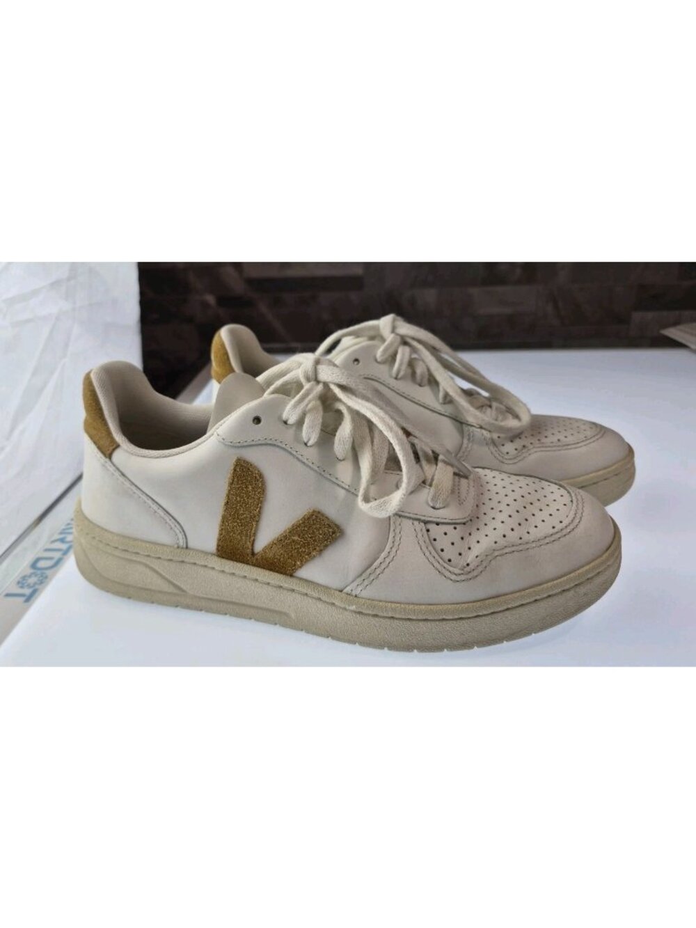 Veja V-10 White Cognac Leather Sneakers Women's US 7 EUR 38 Low Top Perforated
